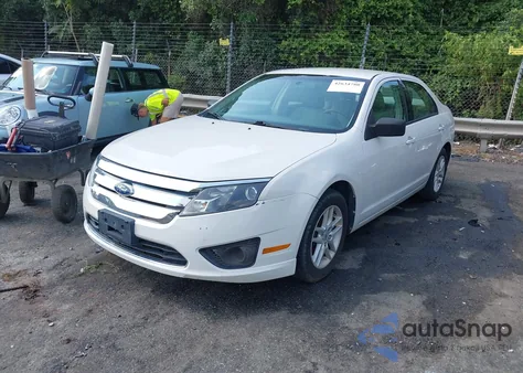 2012 Ford Fusion S z USA, uszkodzony, nr VIN 3FAHP0GA9CR190453
